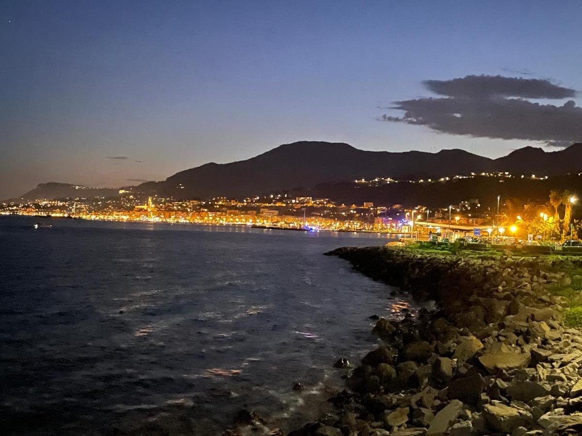 Menton Centre Vue Imprenable Sur Mer Et Jardin Bioves Buitenkant foto